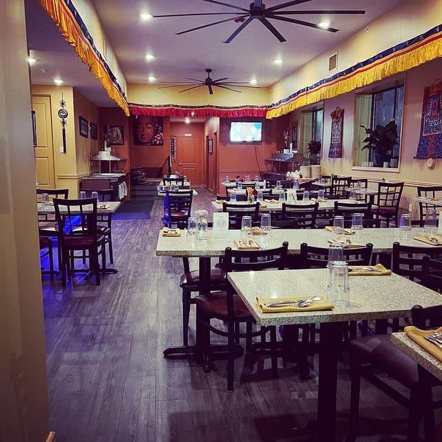 Everest Cafe and bar thumbnail 2